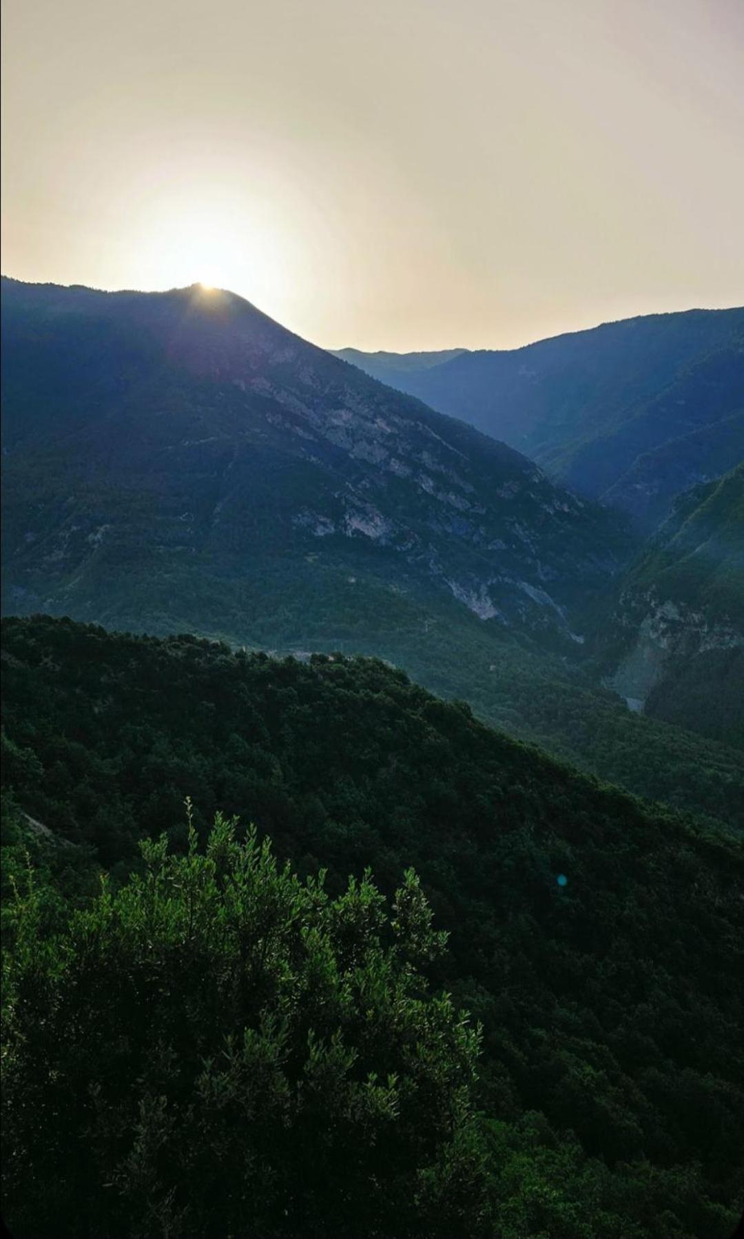 La Gruppio Bed & Breakfast Ilonse Ruang foto